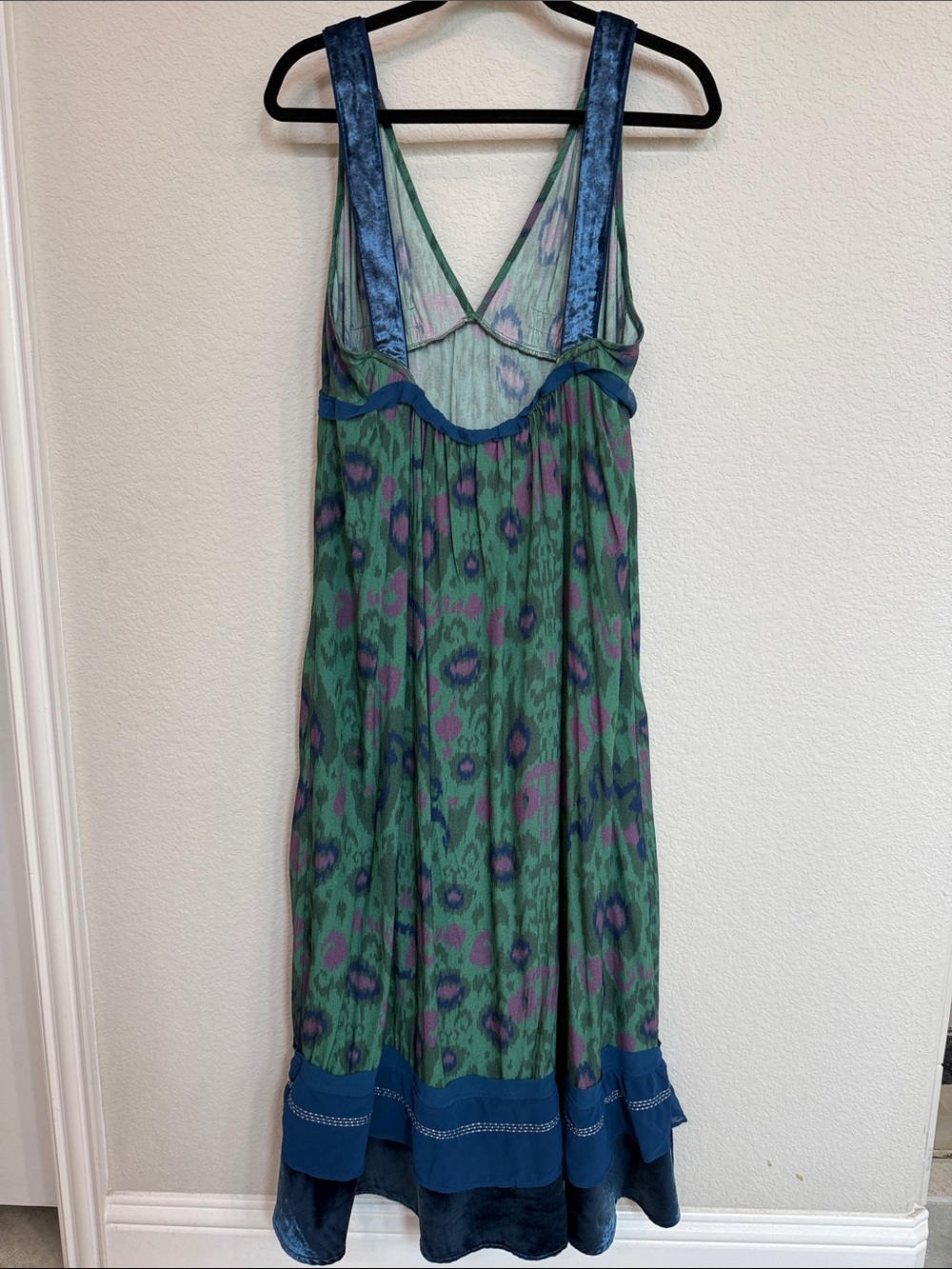 Anthropologie Green Patterned V-Neck Maxi Dress with Blue Trim - Picture 5 of 10